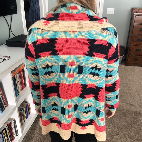 🎉 5/$40 🎉 GUC cardigan - Picture 2 of 3
